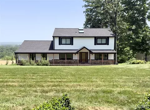 7040 Christopher Dr, Saint Louis, MO 63129