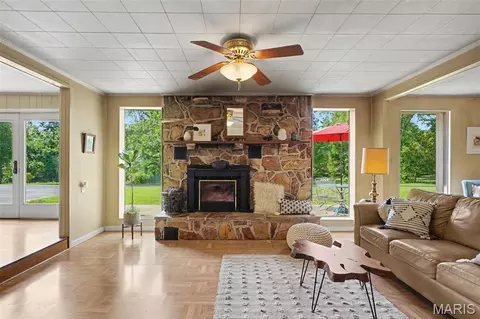 Living - 6948 Highway Cc, Leslie, MO 63056 photo 6 of 7