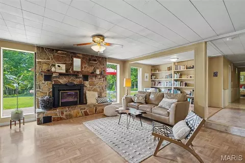 Living - 6948 Highway Cc, Leslie, MO 63056 photo 4 of 7