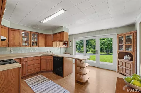 Kitchen - 6948 Highway Cc, Leslie, MO 63056 photo 6 of 6