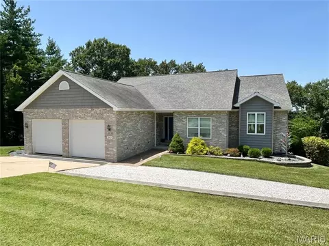 645 Hill Castle Rd, Columbia, IL 62236