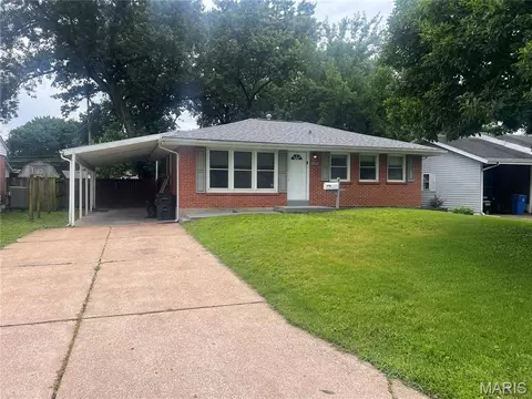 740 Crowder Dr, Florissant, MO 63031