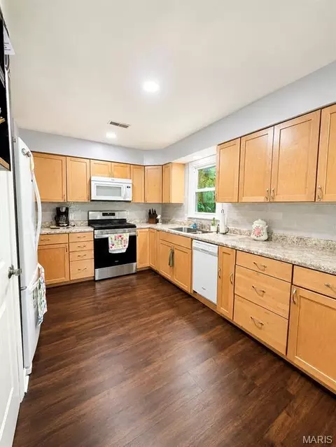 Kitchen - 11327 Hwy E, Arcadia, MO 63621 photo 1 of 3