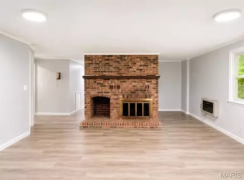 Living - 11327 Hwy E, Arcadia, MO 63621 photo 4 of 6