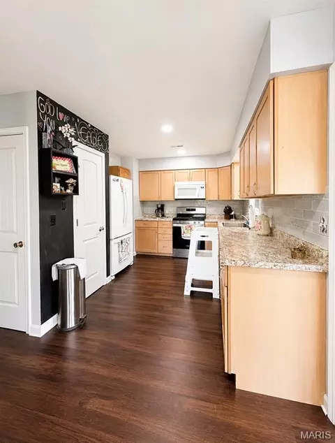 Kitchen - 11327 Hwy E, Arcadia, MO 63621 photo 3 of 3