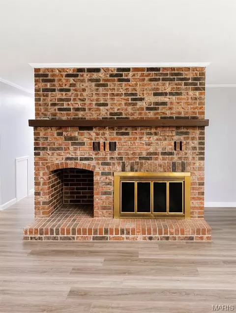 Living - 11327 Hwy E, Arcadia, MO 63621 photo 5 of 6