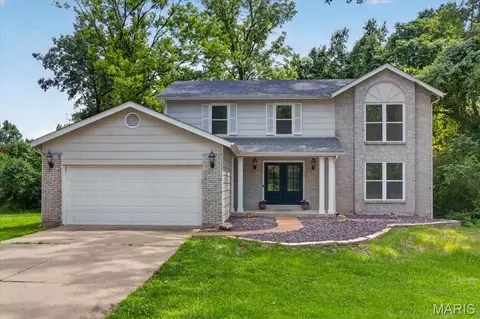 11330 Elzey St, Creve Coeur, MO 63141