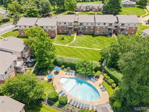 1411 Willow Brook Cv #10, Saint Louis, MO 63146