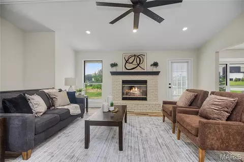 102 Rockaway Dr, O'fallon, MO 63368 photo 5