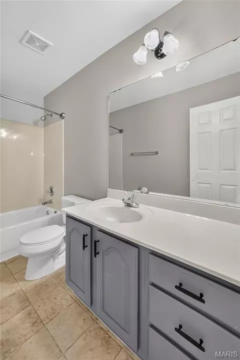 Bath - 1455 Chambers Dr, O'fallon, MO 63366 photo 5 of 6