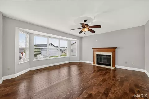 Living - 1455 Chambers Dr, O'fallon, MO 63366 photo 3 of 10