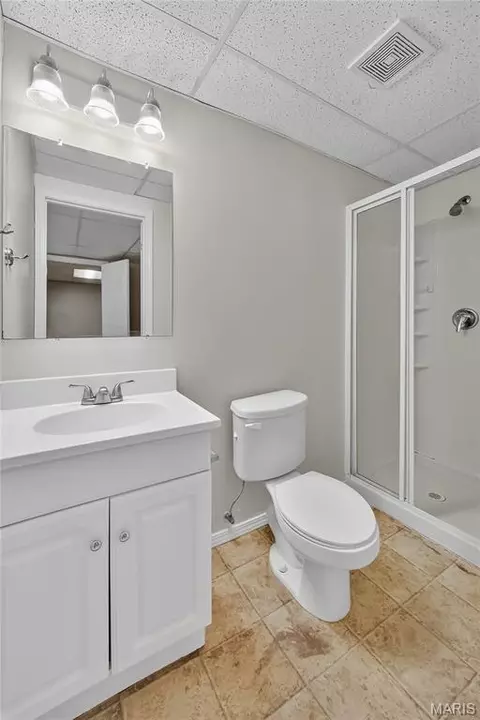 Bath - 1455 Chambers Dr, O'fallon, MO 63366 photo 6 of 6
