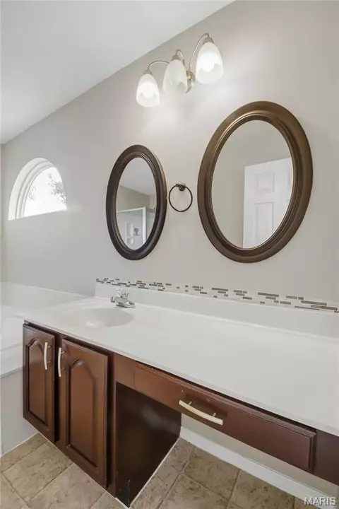 Bath - 1455 Chambers Dr, O'fallon, MO 63366 photo 2 of 6