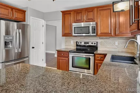 Kitchen - 1455 Chambers Dr, O'fallon, MO 63366 photo 4 of 4