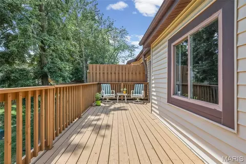 Exterior - 724 Sandy Summit Dr, Ballwin, MO 63021 photo 5 of 8