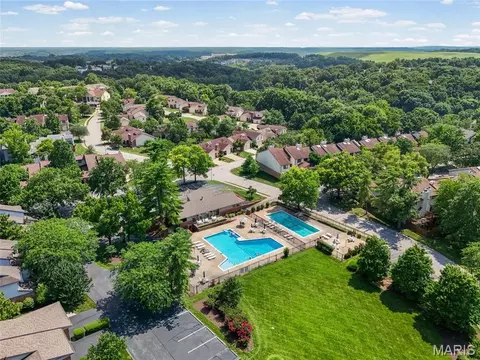 View/Area - 724 Sandy Summit Dr, Ballwin, MO 63021 photo 2 of 3