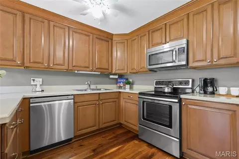 Kitchen - 724 Sandy Summit Dr, Ballwin, MO 63021 photo 1 of 2