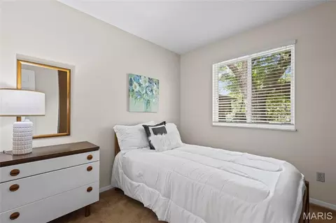 Bedroom - 724 Sandy Summit Dr, Ballwin, MO 63021 photo 1 of 5