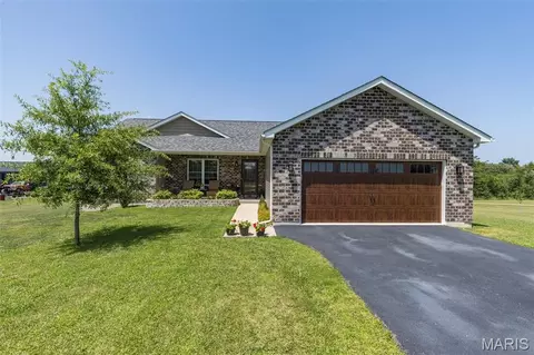 18063 Heritage Dr, Farmington, MO 63640