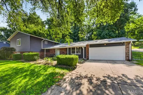 193 Beverly Ln, Collinsville, IL 62234