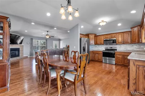 Dining - 365 Spring Hill Rd, Jackson, MO 63755 photo 2 of 2