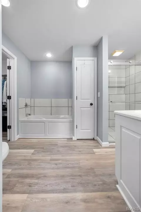Bath - 365 Spring Hill Rd, Jackson, MO 63755 photo 1 of 6