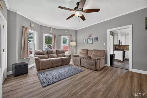 Entry Way - 310 E Main St, Alhambra, IL 62001 photo 3 of 4