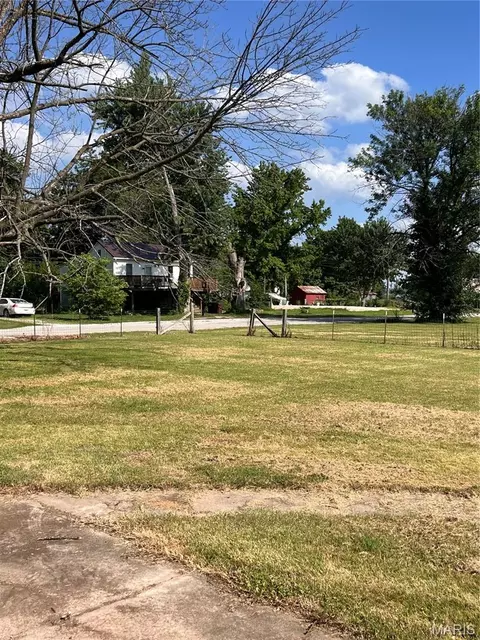 196 Elm St, Winfield, MO 63389 photo 3