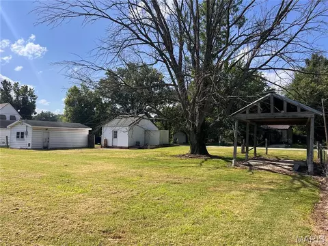 196 Elm St, Winfield, MO 63389 photo 9