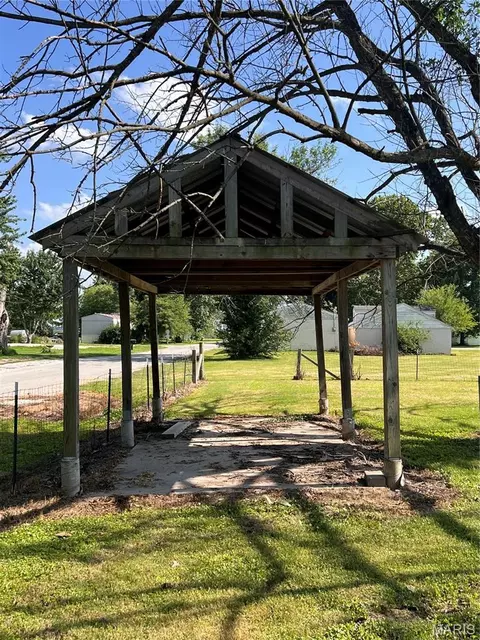 196 Elm St, Winfield, MO 63389 photo 5