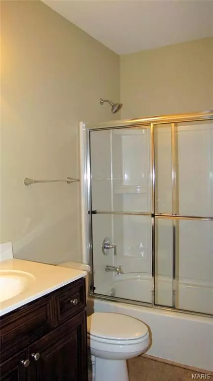 Bath - 114 Fallon Villa Ct, O'fallon, MO 63368 photo 2 of 2