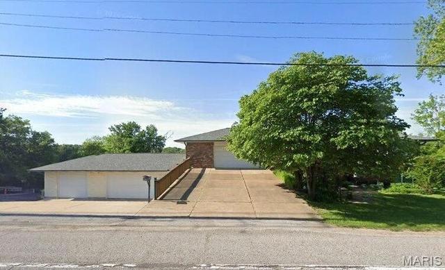 4444 Baumgartner Rd, Saint Louis, MO 63129