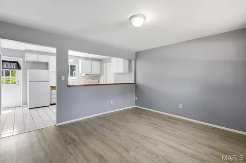Living - 502 Hill Dr, Eureka, MO 63025 photo 4 of 4