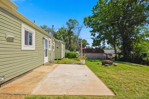 Exterior - 502 Hill Dr, Eureka, MO 63025 photo 2 of 7