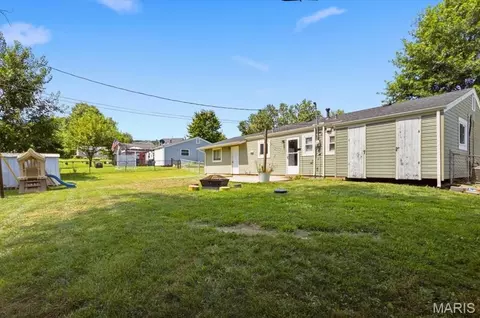 Exterior - 502 Hill Dr, Eureka, MO 63025 photo 6 of 7
