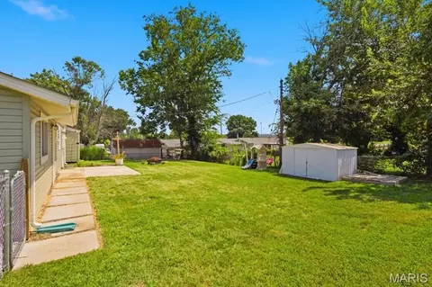 Exterior - 502 Hill Dr, Eureka, MO 63025 photo 3 of 7