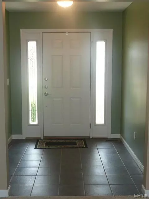 Entry Way - 118 Fallon Villa Ct, O'fallon, MO 63368 photo 2 of 2