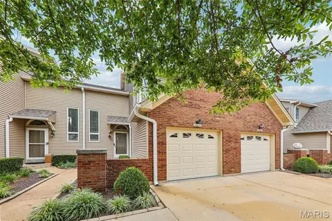 16180 Lea Oak Ct, Chesterfield, MO 63017