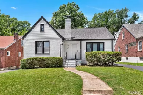 3827 Oakridge Blvd, Saint Louis, MO 63121