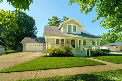 116 W Hardy St, Saint James, MO 65559