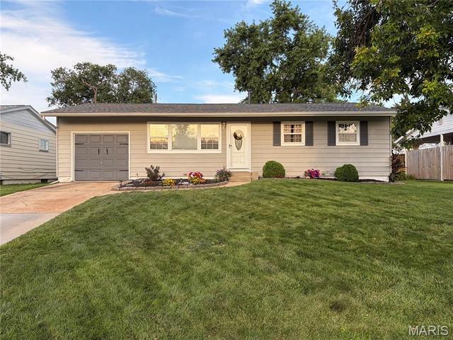 11376 Revere Ln, Saint Louis, MO 63128
