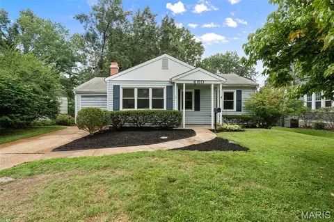 460 Ridge Ave, Webster Groves, MO 63119