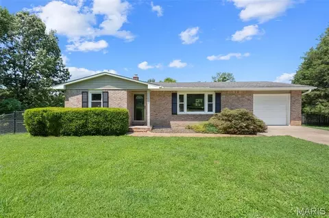 3713 Old Hopper Rd, Cape Girardeau, MO 63701