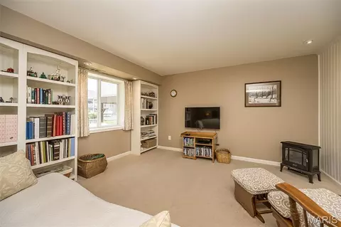 Living - 2 Jackson Cir, Festus, MO 63028 photo 5 of 5