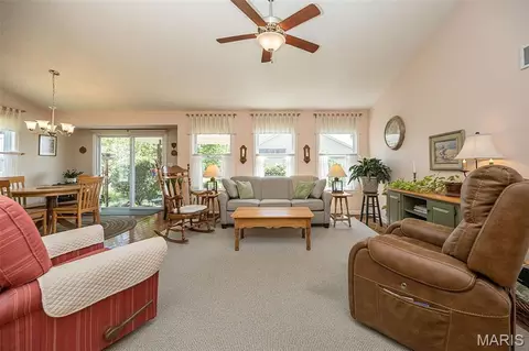 Living - 2 Jackson Cir, Festus, MO 63028 photo 1 of 5