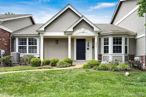 15809 Kersten Ridge Dr, Chesterfield, MO 63017