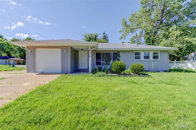 2116 Jannette Dr, Saint Louis, MO 63136