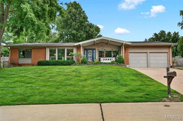 13203 Dartagnan Ct, Saint Louis, MO 63141