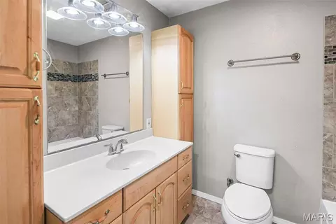 Bath - 8424 Steelecrest Ln, Troy, IL 62294 photo 1 of 2