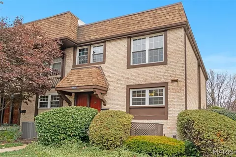 11721 Casa Grande Dr, Saint Louis, MO 63146